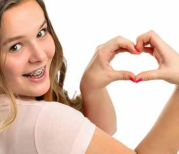 Dentist in Scarborough proudly offers children’s dentistry and orthodontic services for pediatric patients