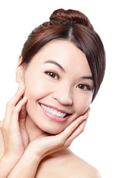 Teeth Whitening Dentist Chicago - Smiling Woman