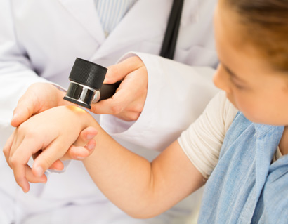 Little girl with doctor