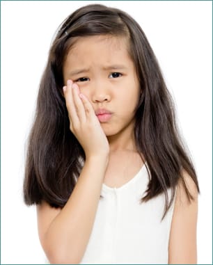 Little girl with toothache