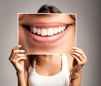Dr Munira Lokhandwala, Starbrite Dental, Providing Cosmetic Dentistry Treatment