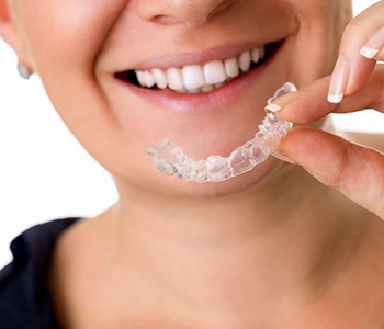 Dr Munira Lokhandwala, Starbrite Dental, Providing invisalign treatment