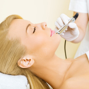 What is microdermabrasion? Discovering the many benefits of this versatile cosmetic treatment