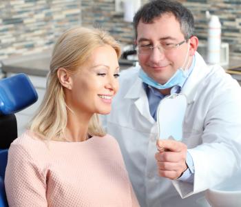 dentist in Central HK recommends best Cosmetic dental treatment each person