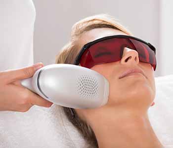 Houston, TX area dermatologist describes laser skin tightening