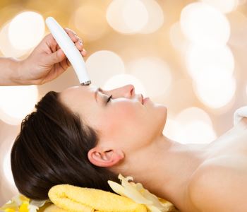 Dermatologist in Houston, Texas offers microdermabrasion for pigmentation concerns